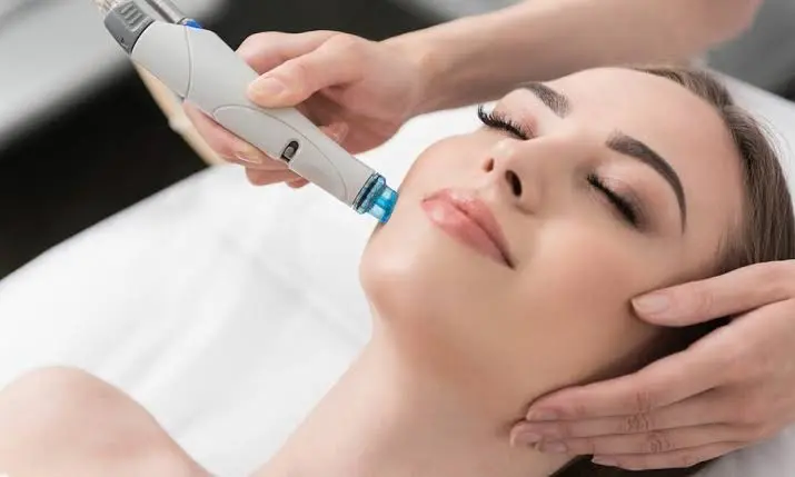 Hydrafacial или домашний аппарат вакуумной чистки: что лучше?